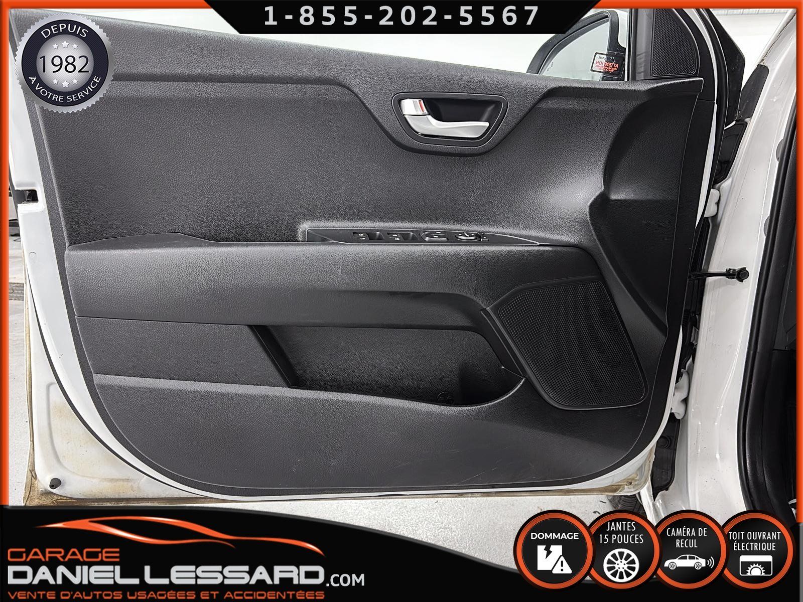 Kia Rio 5-Door 2023 - Thumbnail 13