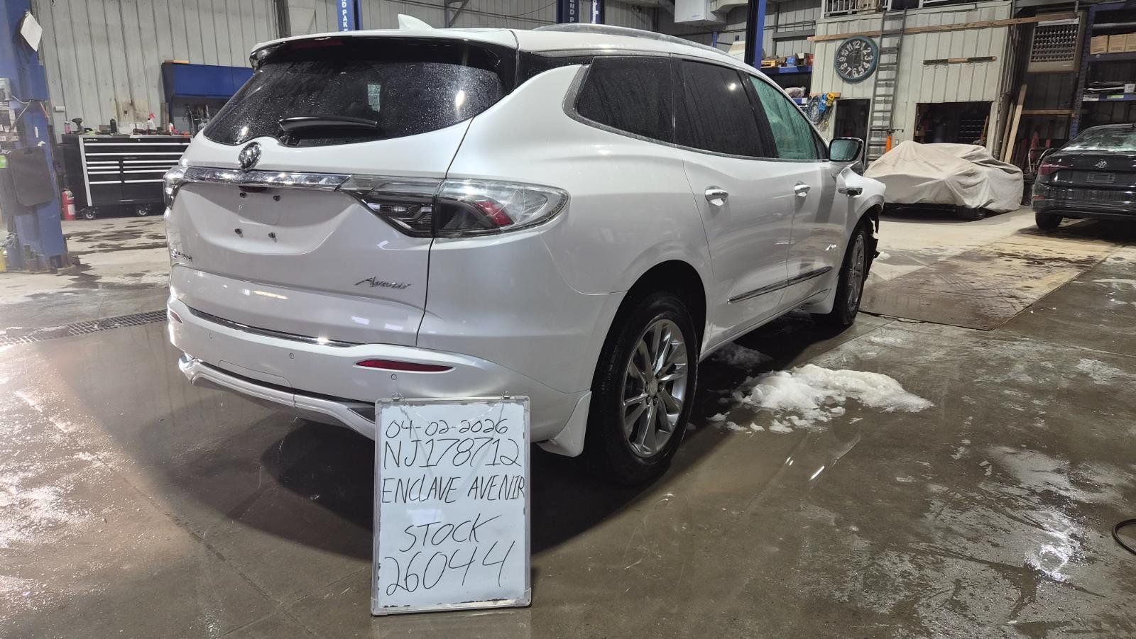 Buick Enclave 2022 - Image 69
