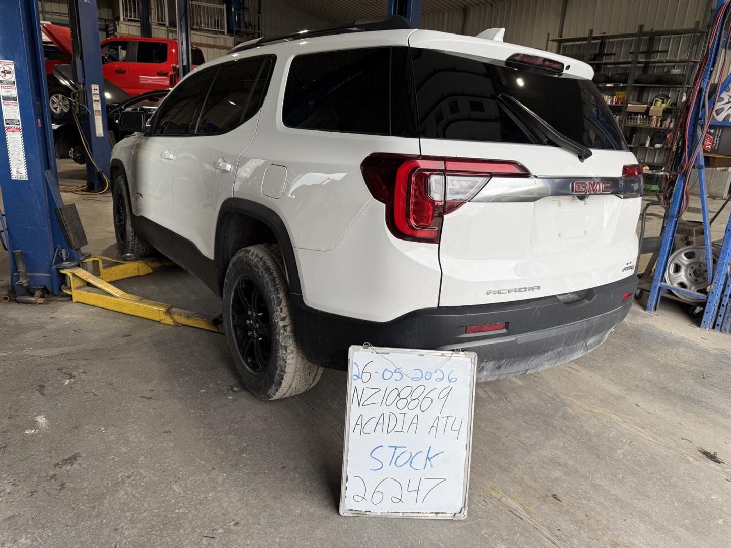 GMC Acadia 2022 - Image 54